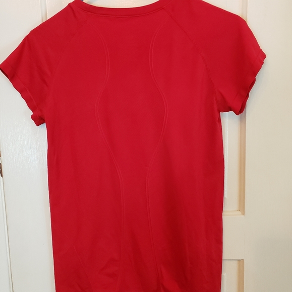 Danskin NOW Fitted Shirt - Picture 2 of 4